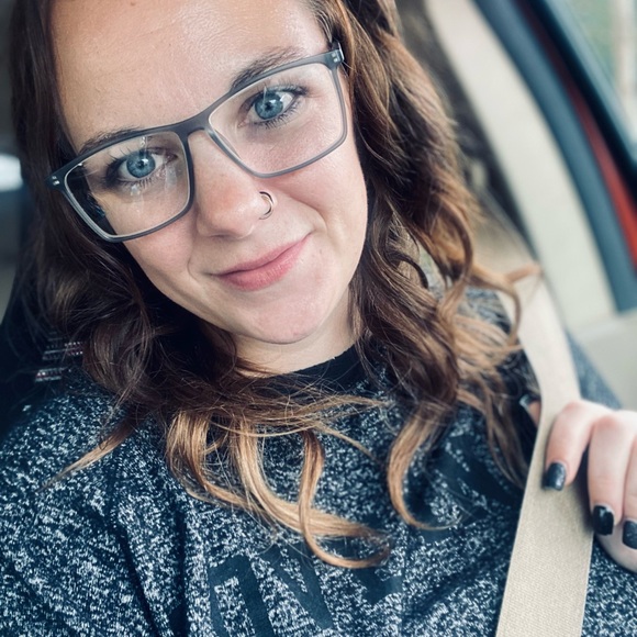 Meet your Posher, Christina - Picture 5 of 5